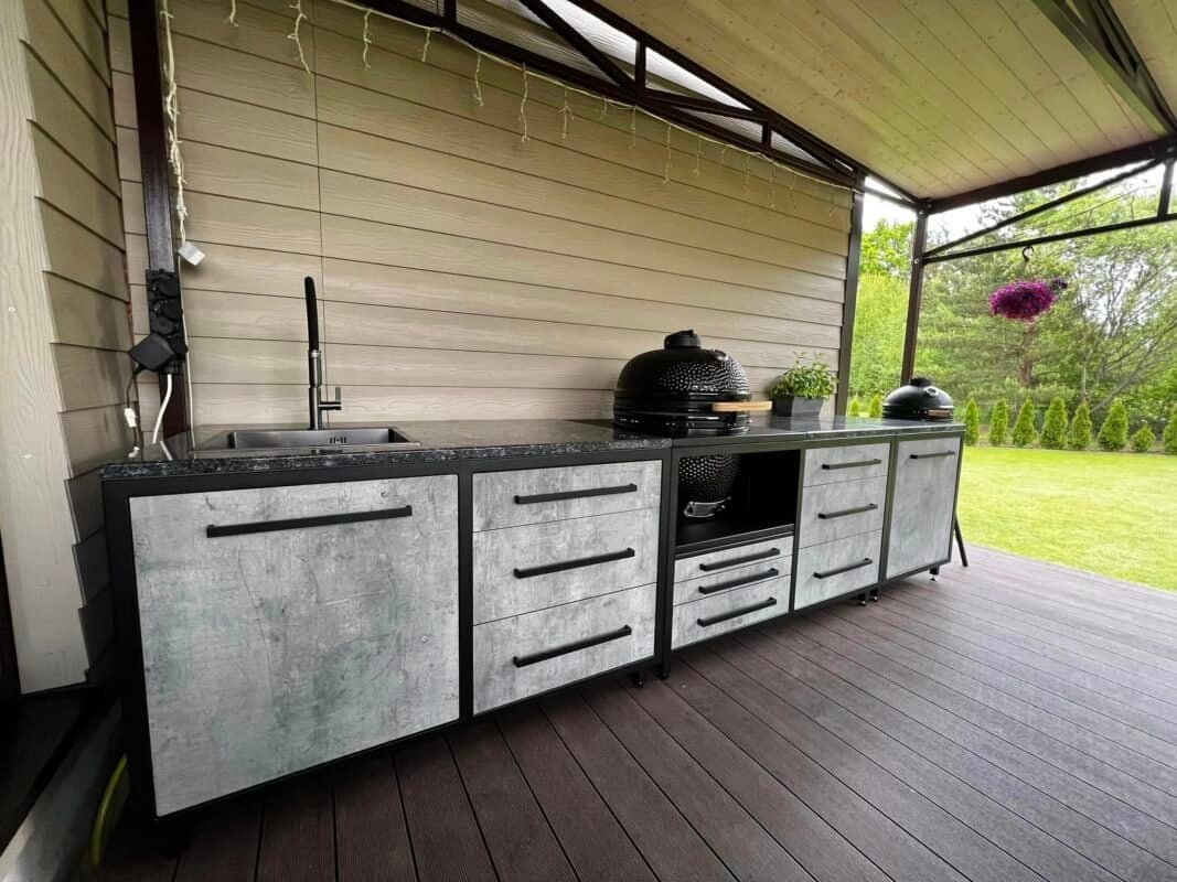 Outdoor kitchen