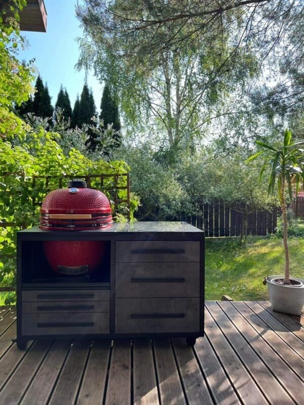 Outdoor kitchen